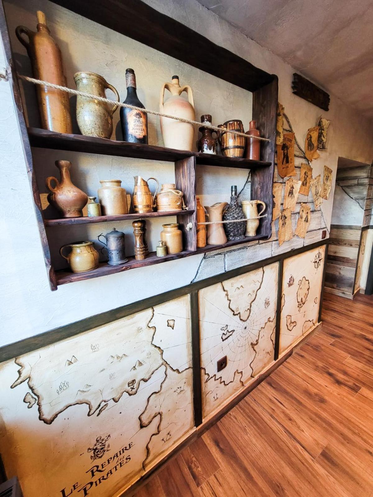 Le Repaire Des Pirates Logement Magique Sainte-Croix-en-Plaine Luaran gambar