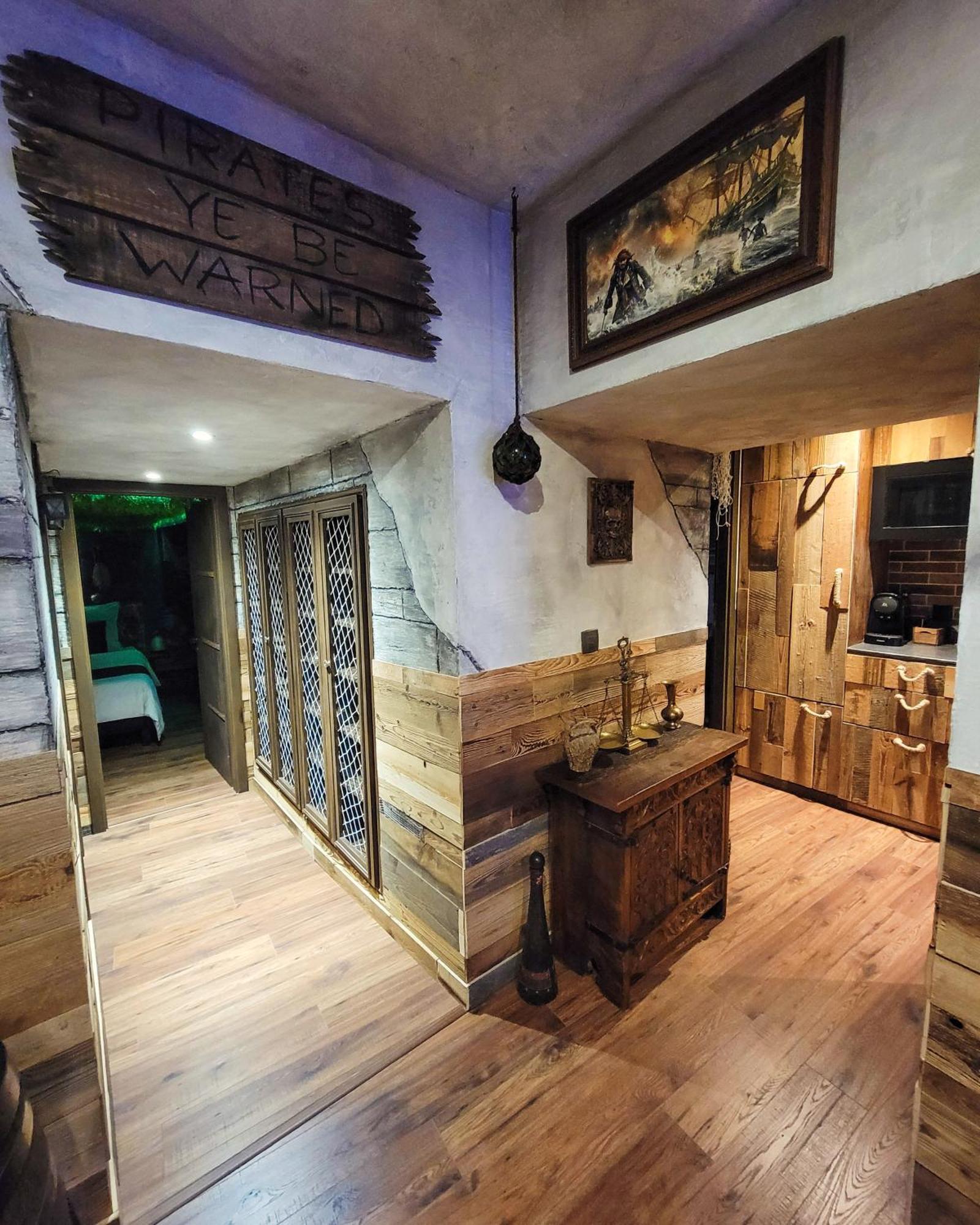 Le Repaire Des Pirates Logement Magique Sainte-Croix-en-Plaine Luaran gambar