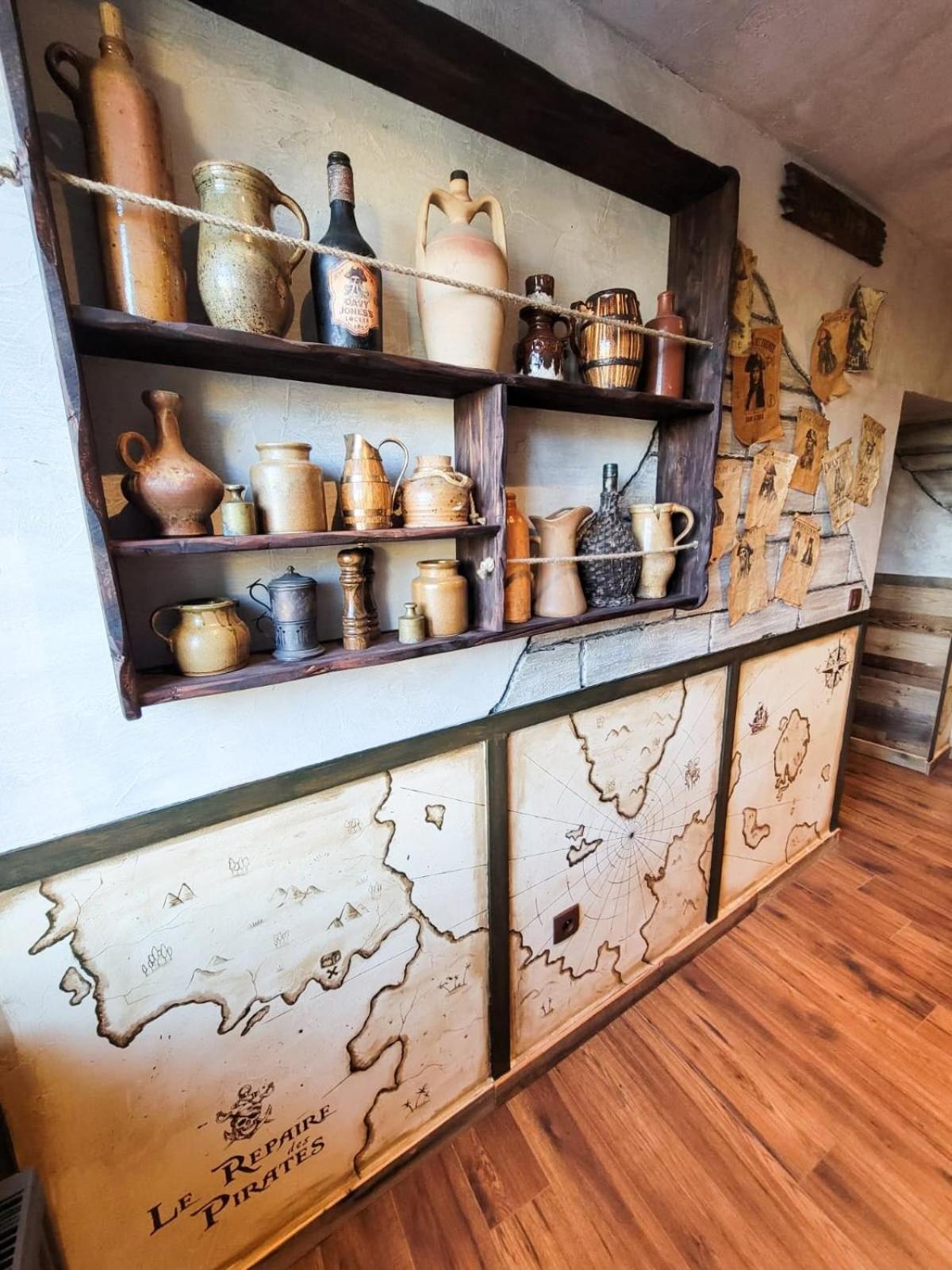 Le Repaire Des Pirates Logement Magique Sainte-Croix-en-Plaine Luaran gambar